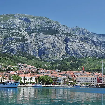 Appartement 1 Bedroom Beautiful In Makarska